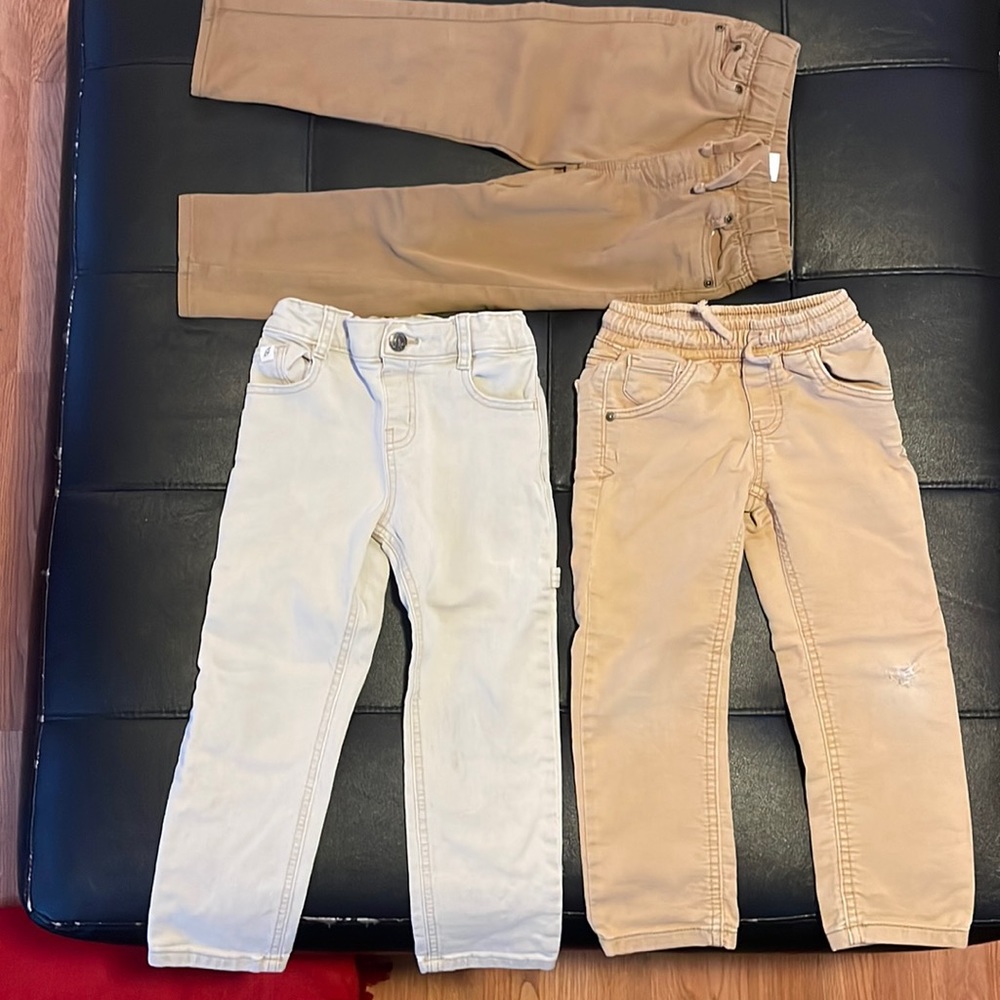 3 pairs of children’s pants.
